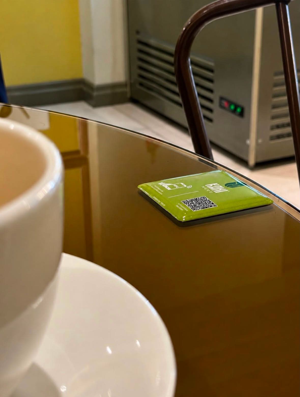 Masa üstündə NFC/QR keçidi